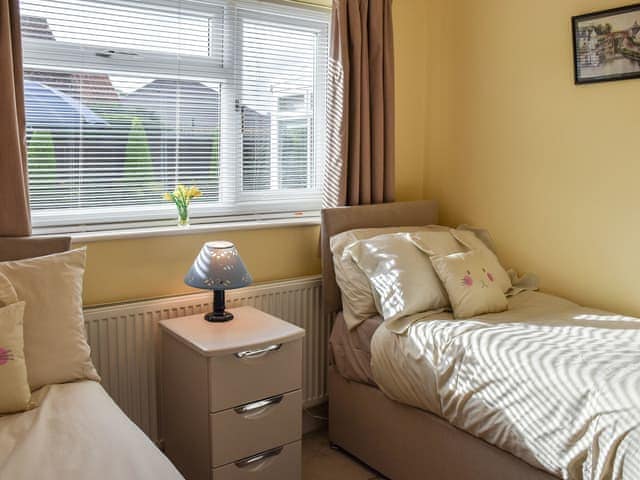 Twin bedroom | Tabusintac, Heacham