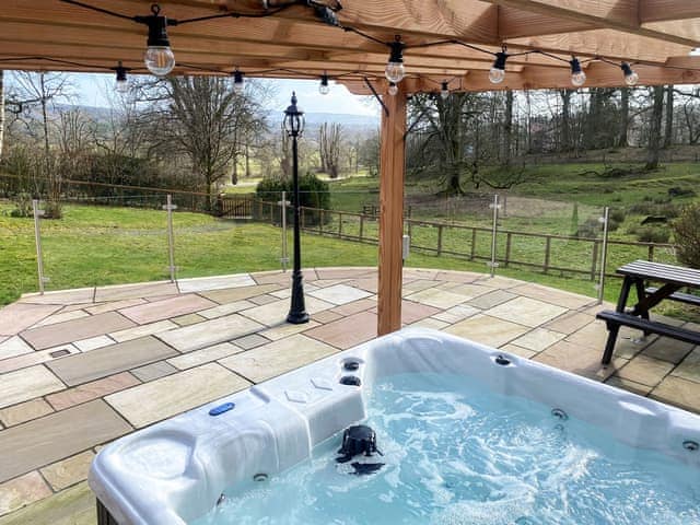 Hot tub | Laundry Cottage - Drumlanrig Castle, Thornhill, near Dumfries