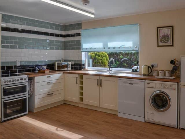 Kitchen area | Hollands Pond, Thorpe St Peter