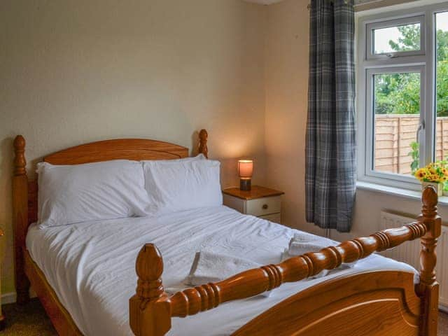 Double bedroom | Hollands Pond, Thorpe St Peter