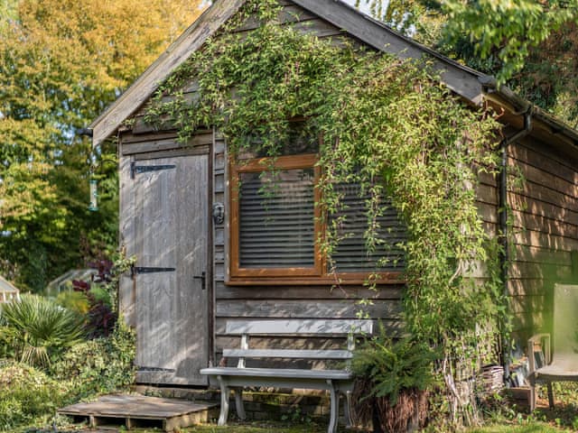 Sitting-out-area | Beacon Cottage, Hassocks