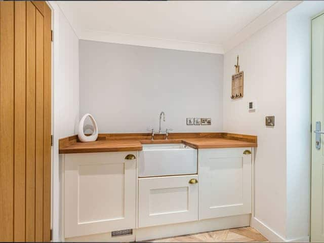 Utility room | Royal Oak Cottages- XXXB - Royal Oak Cottages, Wainfleet, near Skegness