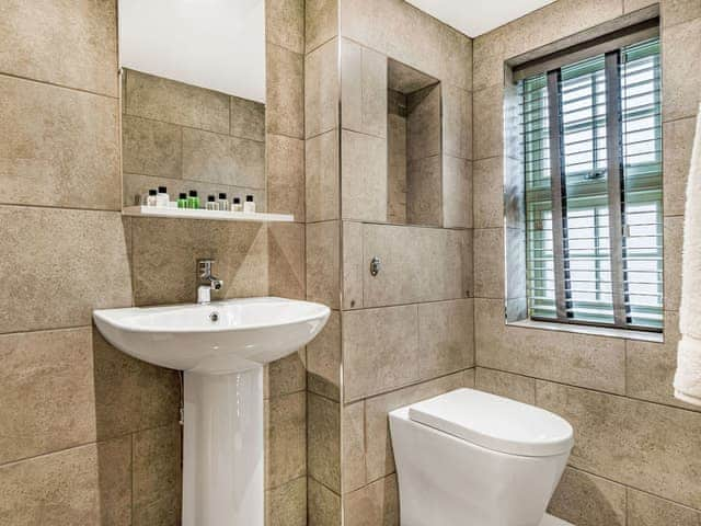 Shower room | Royal Oak Cottages- XXXB - Royal Oak Cottages, Wainfleet, near Skegness