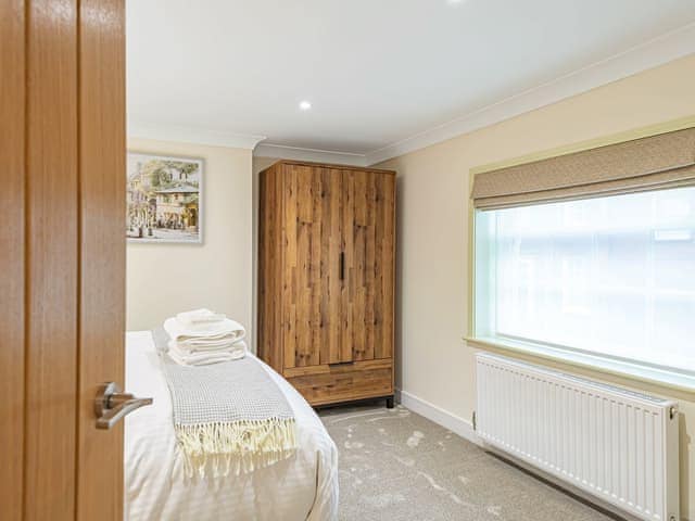 Double bedroom | Royal Oak Cottages- Salem Porter - Royal Oak Cottages, Wainfleet, near Skegness