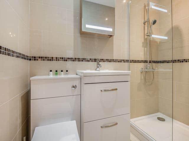 Shower room | The Mash Room - Royal Oak Cottages, Wainfleet, near Skegness