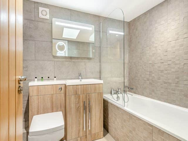 Bathroom | Royal Oak Cottages- Mr George - Royal Oak Cottages, Wainfleet, near Skegness