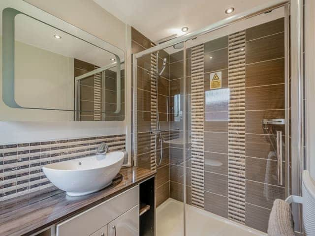 En-suite | iLodges- iLodge 73 - iLodges, Kenwick Park, near Louth