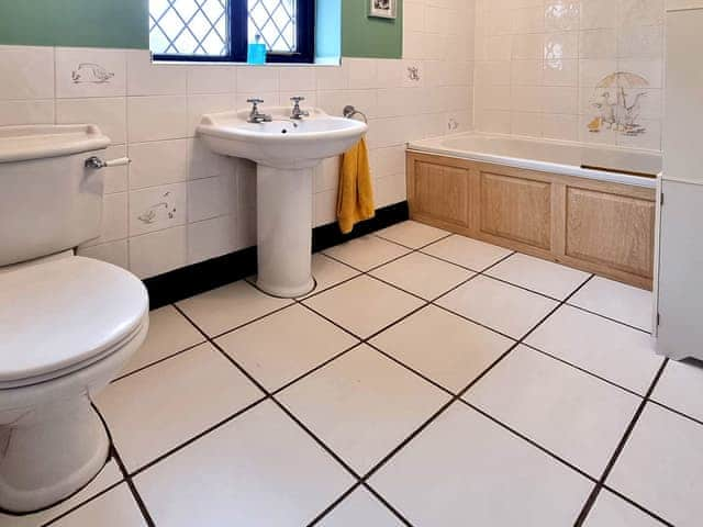 Bathroom | Cobweb Cottage, Ludham, near Wroxham