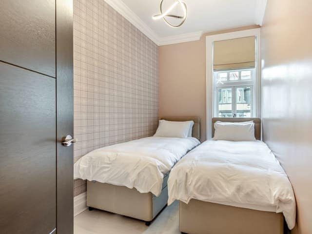 Twin bedroom | Beach Town, Bournemouth