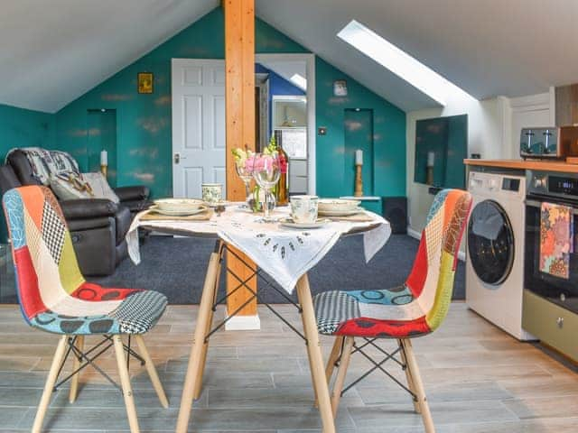 Dining Area | Moorhens - Chilsham Farm Nurseries, Herstmonceux, near Hailsham