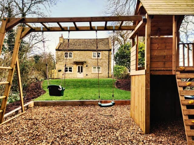 Children&rsquo;s play area | Grove Cottage, Hazelton