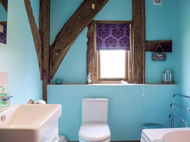 Bathroom | The Granary, Kingsland