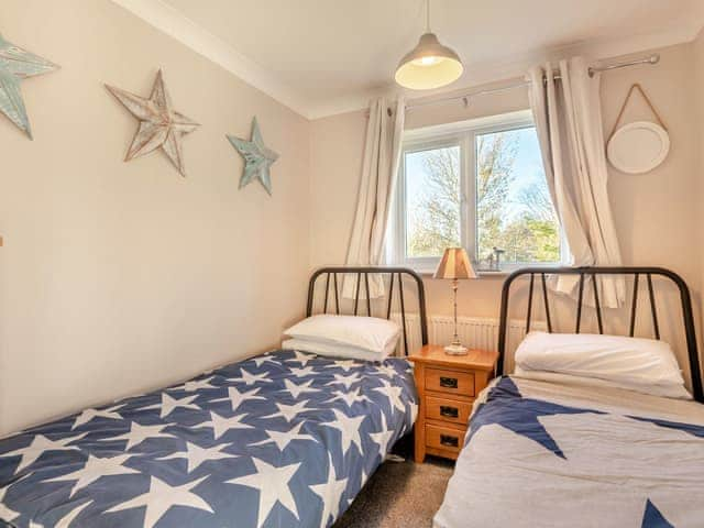 Twin bedroom | Downlands, Burnham Market