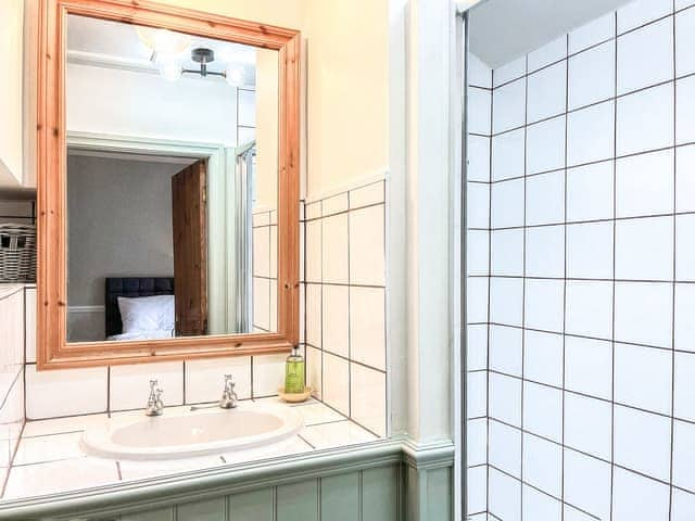 En-suite | Primrose Cottage, Linton, near Skipton