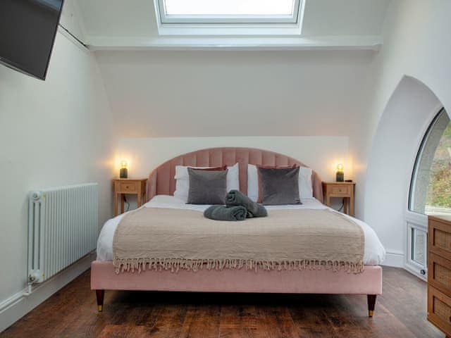 Double bedroom | The Old School House, Horrabridge, near Tavistock