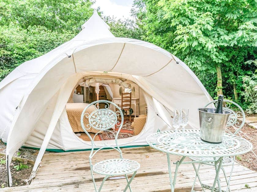 Exterior | Walcot Hall Yurts- Apple Blossom Yurt - Walcot Hall Yurts, Alkborough, near Scunthorpe