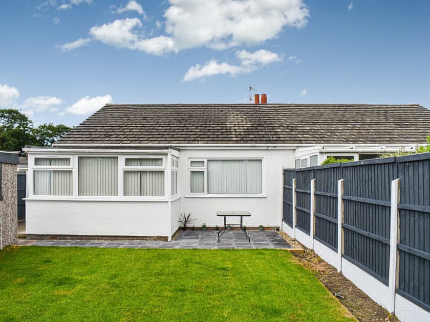 Exterior | Turnberry 2 - Turnberry Bungalows, Abergele