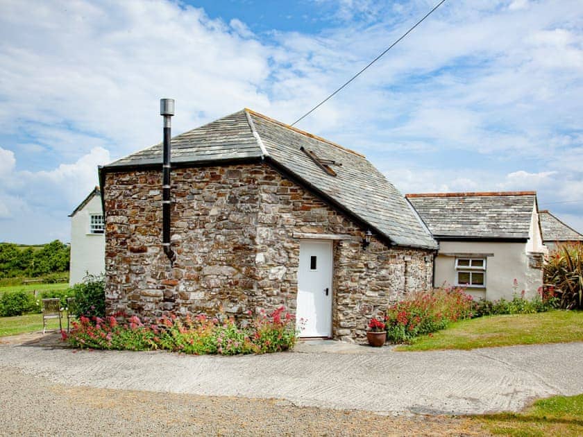 Exterior | The Roundhouse - Higher Tresmorn Cottages, Tresmorn, Bude