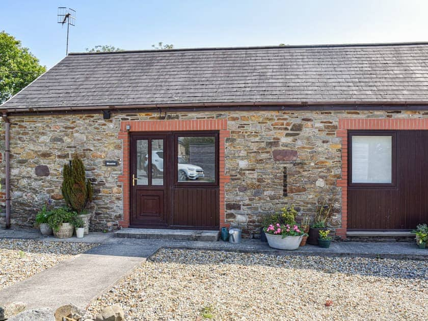 Exterior | Meadow Cottage - Gowerton Cottages, Gowerton, near Swansea