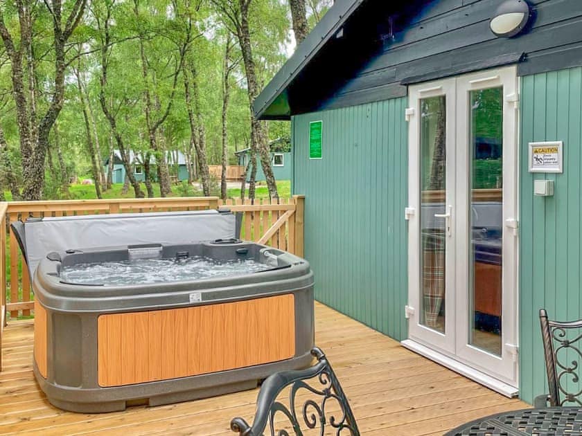 Hot tub | Fern Lodge 2 - Kiltarlity Lodges, Beauly