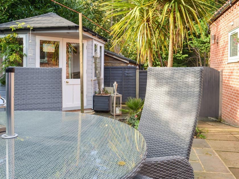 Outdoor area | Primrose Cottage - Cox&rsquo;s Cottages, Cromer