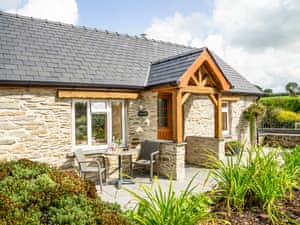 Exterior | Gwaun Cottage - Penwern Fach Cottages, Ponthirwaun