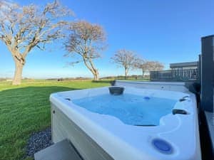 Hot tub | Knightsbridge 30, Cameron, near St. Andrews