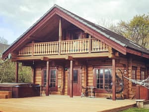 Exterior | Ty Afal - Dwr Y Felin Log Cabins, Carno