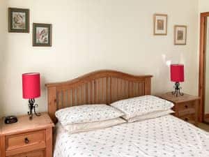 Double bedroom | Courtyard Cottage, Inverness