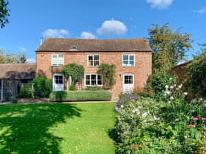 Setting | Welsh Cottage, Long Barn, Hop Pickers - White House Cottages, Aylton, nr Ledbury