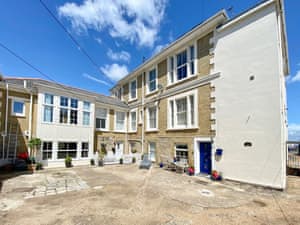 Setting | The Cove, Seaview