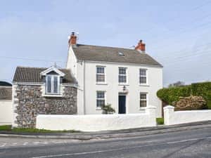 Exterior | Y Parlwr, Kidwelly