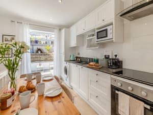 Kitchen/diner | Starboard - Two Sails, Brixham