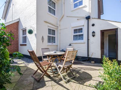 Courtyard Garden | Cosy Cottage, Lyndhurst