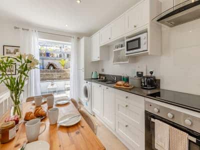 Kitchen/diner | Starboard - Two Sails, Brixham