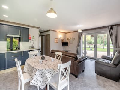 Open plan living space | Mallard - Lakeside Retreat, Marston