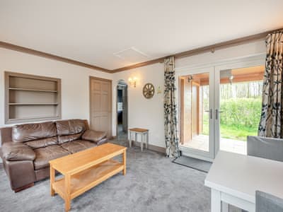 Living room | Teal - Lakeside Retreats, Marston