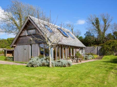 Exterior | The Lodge - Carswell Cottages, Holbeton