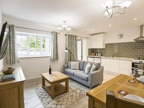 Open plan living space | Foxwhelp - The Old Kennels Holidays, Ledbury