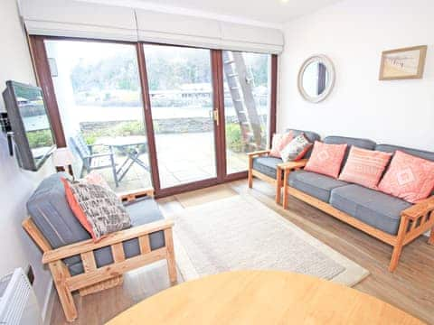 Living area | Water&rsquo;s Edge, Porthmadog