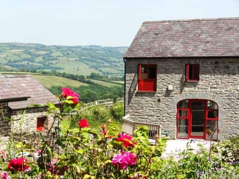 Setting | Old Cart House - Treberfedd Farm, Lampeter, near Aberaeron