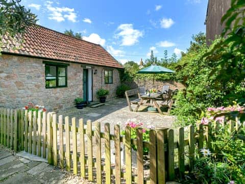 Exterior | Fry&rsquo;s Barn - Home Farm Cottages, Winscombe