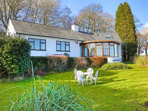 Garden | Artist&rsquo;s Cottage, Minffordd