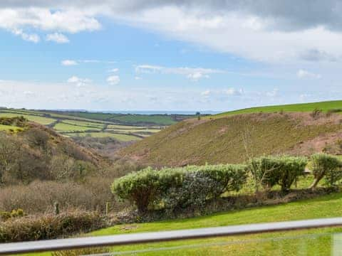 View | The Kite&rsquo;s Nest - Castle View, Roch, near Newgale