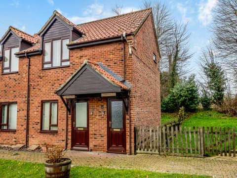 Exterior |  Woodpecker - Church Farm Cottages, Horsford, near Norwich