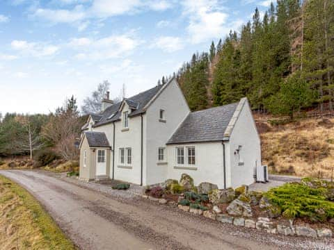 Exterior | Gate Lodge - Strathconon Cottages, Strathconon, Muir of Ord