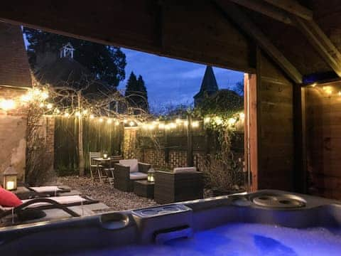 Hot tub | Old Rectory Cottage - The Old Rectory, Fernhurst