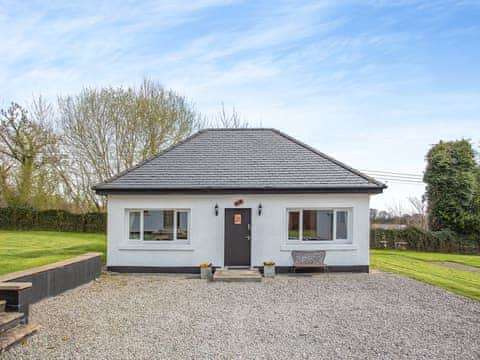 Exterior | Speed Cottage - Perfect Manors, Kirkhill, near Inverness