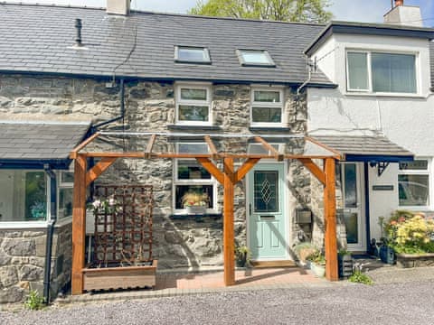 Front view of the cottage. | Nythfa, Llanrwst, near Betws-y-Coed