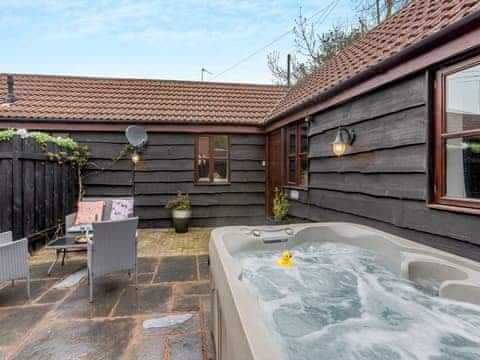 Hot tub | Owls Cottage - Brooklands Farm Cottages, Woodbury Salterton, near Exeter